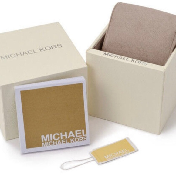 NWT Michael Kors Rose Gold Watch. Rhinestones Accent with original packaging - Picture 7 of 9